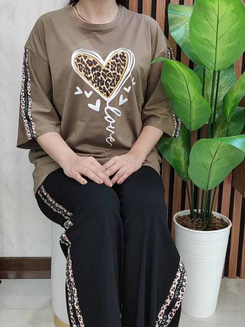 ست تیشرت آستین سه‌ربع و شلوار بگ زنانه طرح  قلب - پارچه سوپر گلکسی ترک - فری سایز ۴۰ تا ۵۰ - ۸ رنگ کپی کپی
