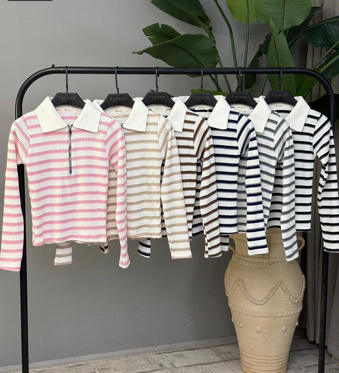 تیشرت زنانه یقه مرادنه زیپی راه راه پیلیسه