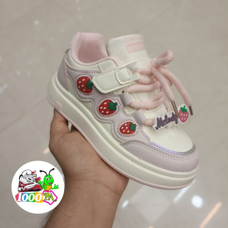 کتونی بچگانه وارداتی طرح توت فرنگی - کد 159 - چسبی بندی - زیره طبی سایز 32 تا 37 ( قسطی) - صورتی