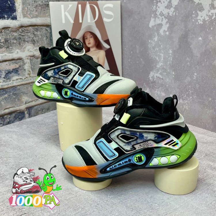 کتونی وارداتی بچگانه - تو خز - چرم ضد آب - زیره طبی - کد 133