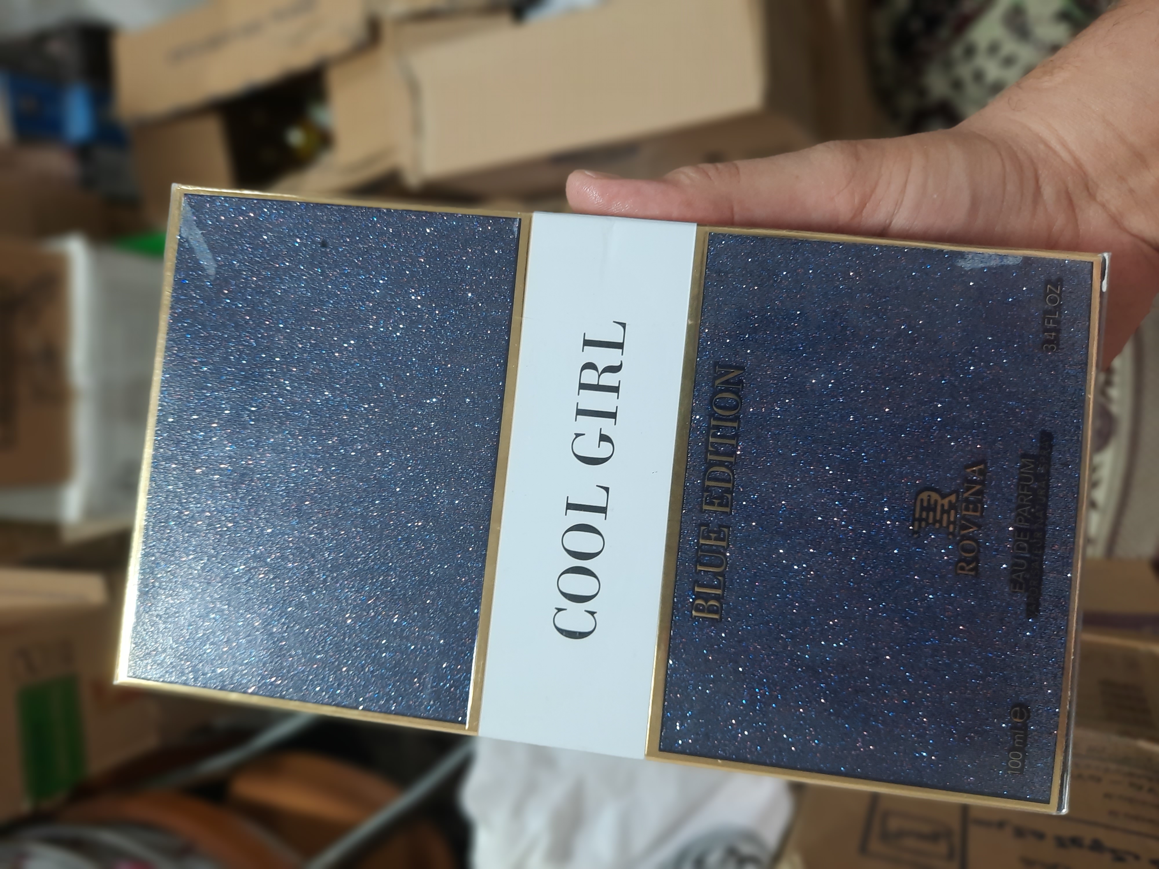 عطر زنانه Rovena Cool Girl Blue Edition | رایحه خنک، شیرین و میوه‌ای با حس تازه و دخترانه