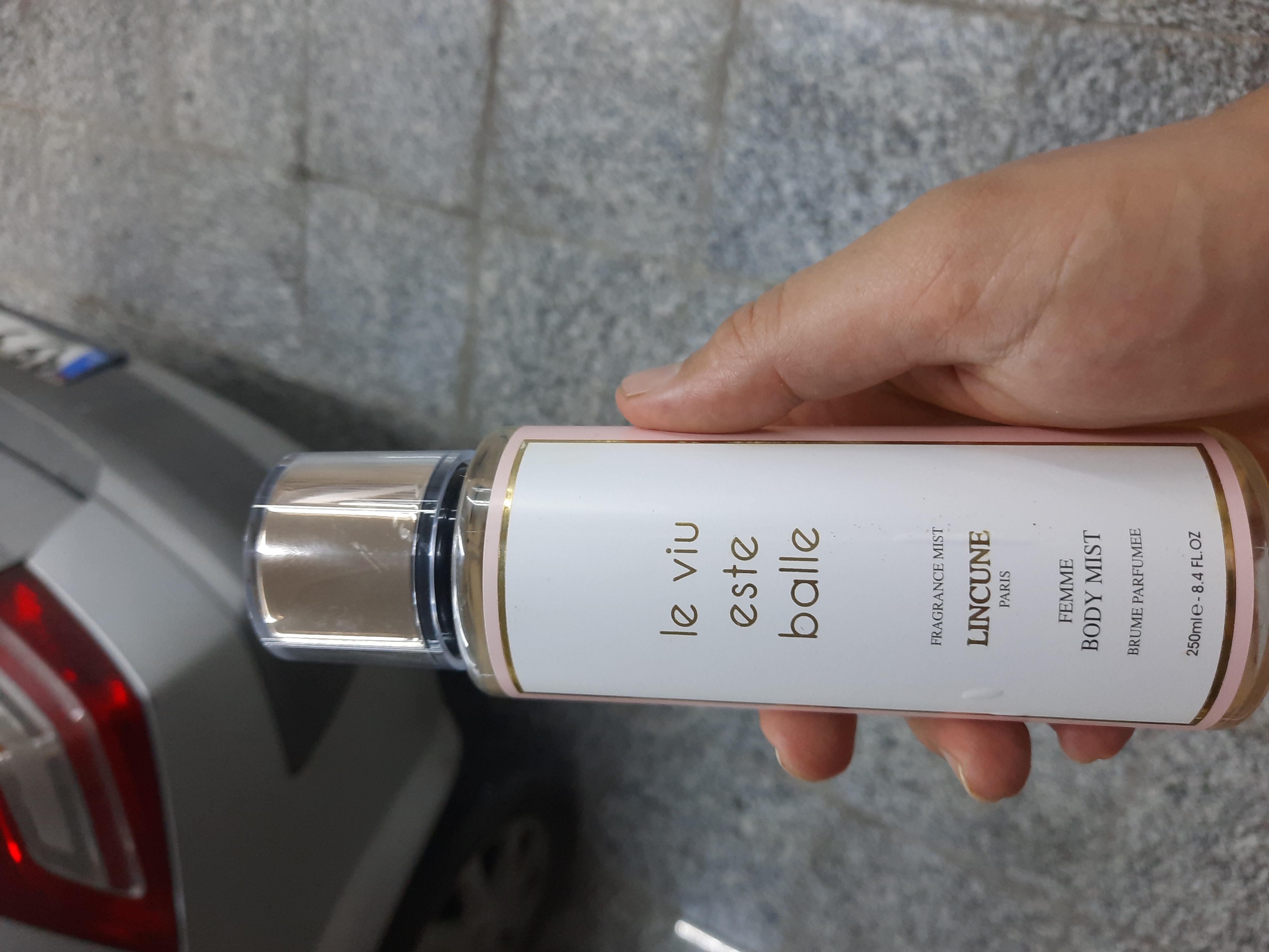 بادی میست زنانه لینکون پاریس Le Viu Este Balle حجم 250 میل | رایحه گلی میوه‌ای شیرین الهام‌گرفته از La Vie Est Belle | عطری لطیف، اغواگر و دخترانه