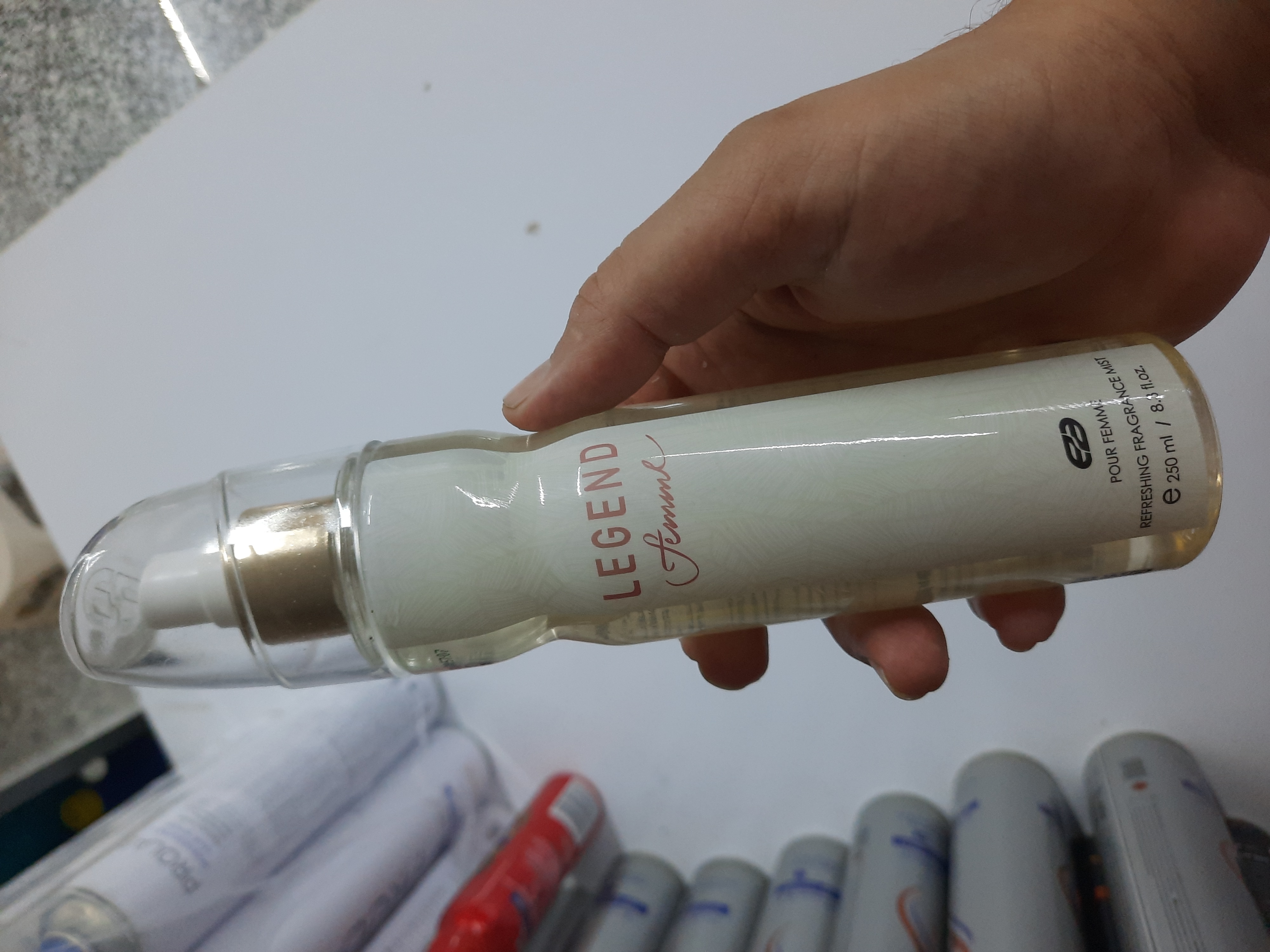 بادی اسپلش زنانه Legend Femme حجم 250 میل | الهام‌گرفته از La Vie Est Belle | رایحه گرم و شیرین و وانیلی